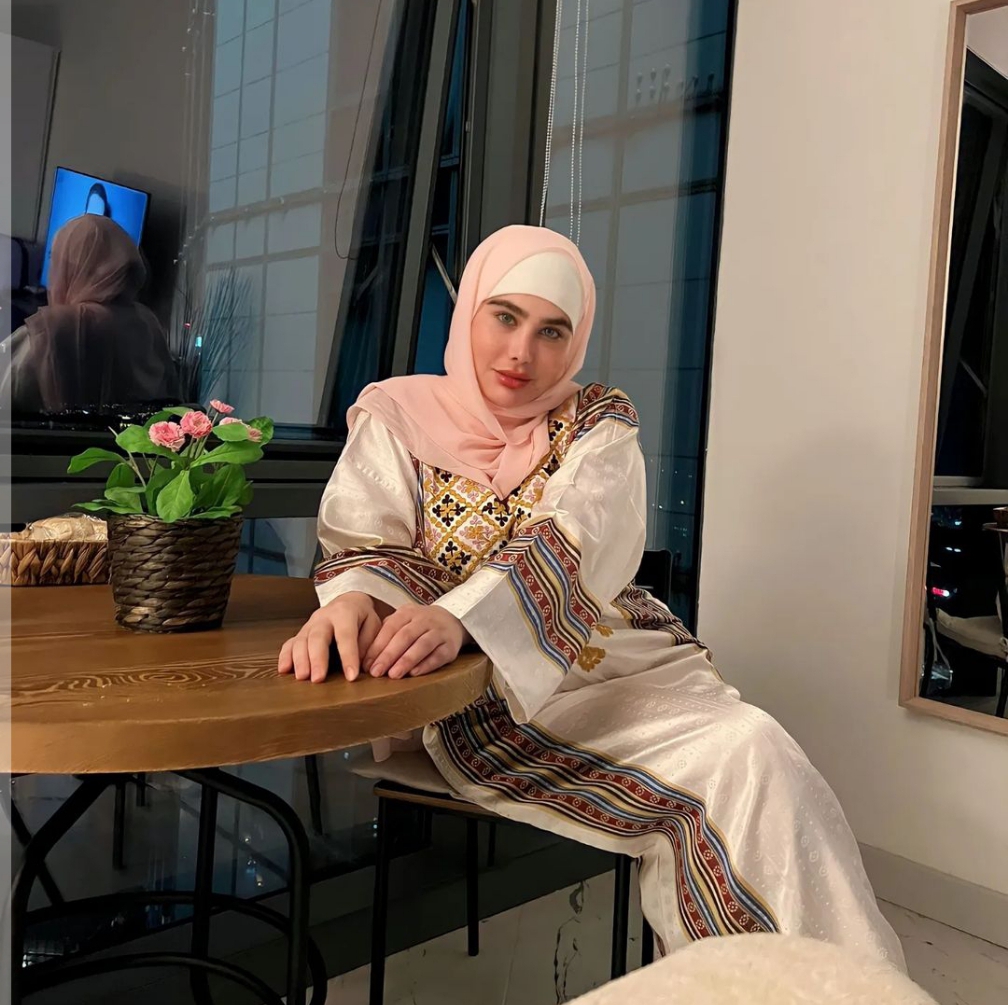 Xnxx. انجي خوري