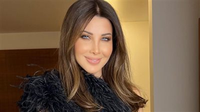 لن تصدق سعر فستان الفنانة نانسي عجرم في قبرص.. سعر خرافي صـ.@ـدم الجميع. 