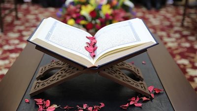 لو استيقظت من النوم بعد طلوع الشمس، هل أصلي الصبح فقط أم أصلي السنة أولًا ثم الصبح؟ 