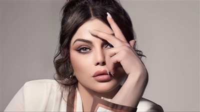 شقيقة هيفاء وهبي ټخطف الأنظار
