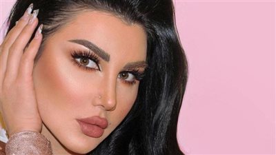 الفنانة جيني إسبر تنشر صورة لها بدون مكياج وأحدى المتابعين يعلق: بتخوفي كتير.. وجيني ترد. (صور) 