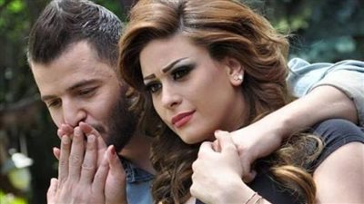 الفنان حسام جنيد يكشف أسباب طـ.ـلـ.ـاقـ.ـه من الفنانة امارات رزق.. ويضيف انه كان عنده الأمل إن يعود إليها ولكنها رفضت. 