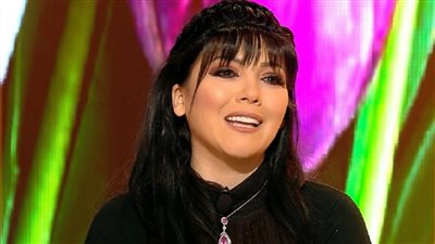 الفنانة نادين سلامة بأحدث اطلالة رفقة زوجها من أحد افراح صديقاتها (صور) 
