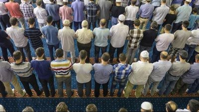 لماذا نصلي الظهر والعصر سرا في حين أنه ورد في القرآن قوله تعالى: ولا تجهر بصلاتك ولا تخافت بها.. إليكم التفاصيل كاملة