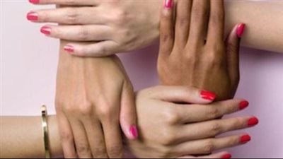 للجnس الناعم.. أسباب وطرق وعلاج إسمرار اليدين