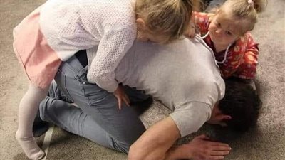 الجار يسأل جاره مرتك شو جابت؟؟؟ جابت بنت ..وانت ؟