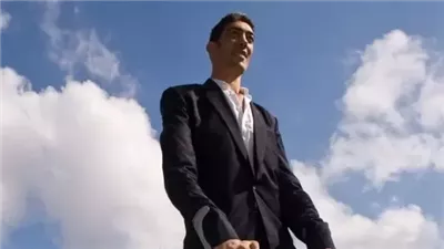 بعد تصنيفه كأطول رجل بالعالم .. تعرف على Sultan Kösen‏ اطول رجل بالعالم 