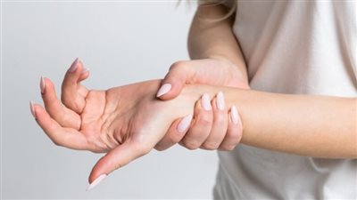ما سبب رجفة الجسم عند الشعور بالعصبية و التوتر