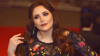 عبير نعمو تعتذر عن حفلها بدمشق