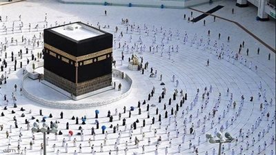 لماذا يطوف المسلمون حول الكعبة من اليسار عكس عقارب الساعة