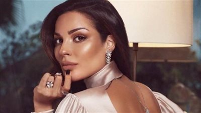 نادين نجيم  وخطيبها حديث مواقع التواصيل