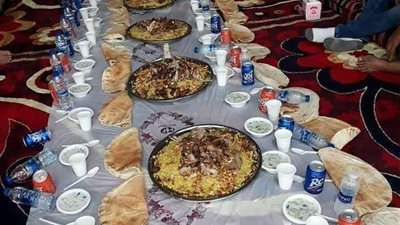 مرة في إحدى الليالي كنت جوعان كثير  وخطړ على بالي اتعشى عشى فخم وأهلي كانو طابخين سلق