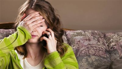 أتصلت به 📞 رأى رقمها وفصل الخط  هية بتصر بتضل عم تحاول ليرد عليها 