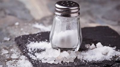 طريقة للتخلص من الملح الزائد في الطبخة 