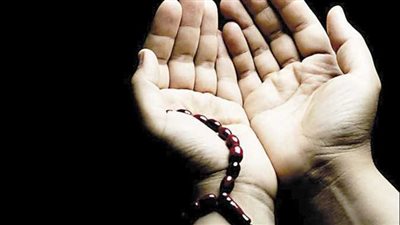 من أراد أن يستجاب الله لدعائه فعليه بهذا الأمر قبل الدعاء وبعده