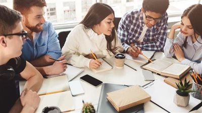قصة. وعبرة لشاب كان بدرس في احد الجامعات 