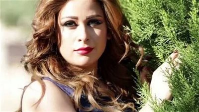 ابن الفنانة امارات رزق يفاجئها على الهواء مباشرة 