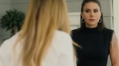 امرأة لا تستطيع ان تضع عينها في عين زوجها لمدة ثلاثة شهور بعد ان قرأت ورقة في خزانته 