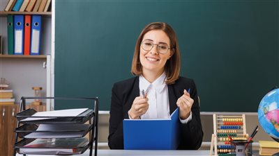 طلبت المعلمة من تلاميذها في المدرسة الابتدائية أن يكتبوا موضوعًا يطلبون فيه من الله أن يعطيهم ما يتمنون. 