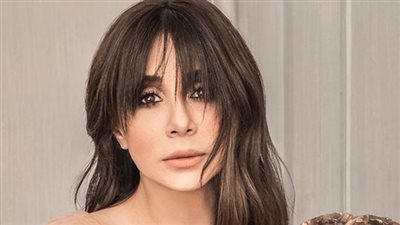 كاريس بشار تحدث ضجة بعد حديثها عن الفنانين اللبنانيين و الإعلامية نضال الأحمدية ترد