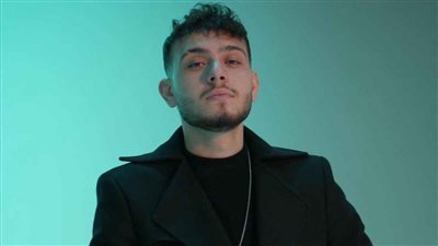 الشامي يلتقي بأهله بعد غياب سنين طويلة لحظات مؤثرة يوثقها عند لقائه بوالدته