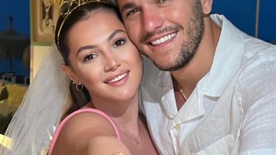اول تعليق لماريتا الحلاني على حملها  وما كشفته للجمهور عن هوية عريس شقيقتها دانا يفاجئ الجمهور 
