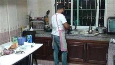 رجل يطلق زوجته بسبب اغنية مسيطرة