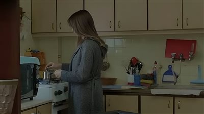 كنت ُ اشتري حلو العيد واذ يمر شاب ويطلب من صاحب المحل بقلم الكاتبة لين 