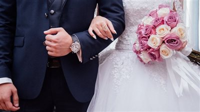 يقول : تعرفتُ على فتاة  وآردت ان تكون من نصيبي 