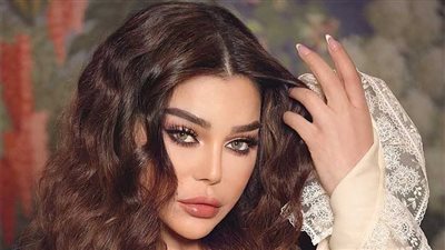 صورة نادرة  للفنانة #هيفاء_وهبي في ليلة زفافها من زوجها الأول قبل 20 عام.. 