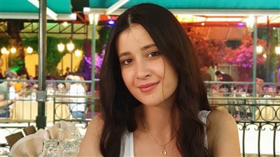 ربى السعدي تكشف عن وجه طفلها والجمهور يعلق نسخة طبق الأصل عنها 