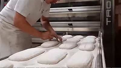 قصة منقولة لكاتبها كان في شب بشتغل في مخبز غاب يوم عن المخبز ..