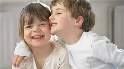 شابة متزوجة أحست باعراض التعب فقامت بإرسال رسالتين .