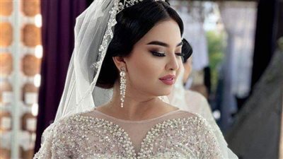 رجل تزوج من فتاة لا يحبها ولا يكن لها أى مشاعر، لم يعرفها كثيراً قبل الزواج ولكن والداه أصرا عليه ان يتزوج منها، حاول الرجل ان يحبها