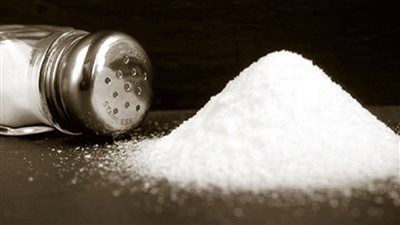 حكمة قديمة تقول اعطي ذهبك للجيران ولا تعطيهم ملح بيتك؟ ما المقصود بذلك ؟